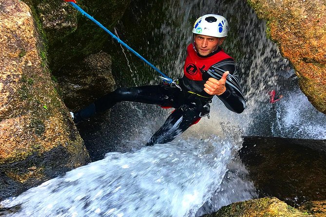 Water Canyoning - Learning rope descents with Hélder and Duarte